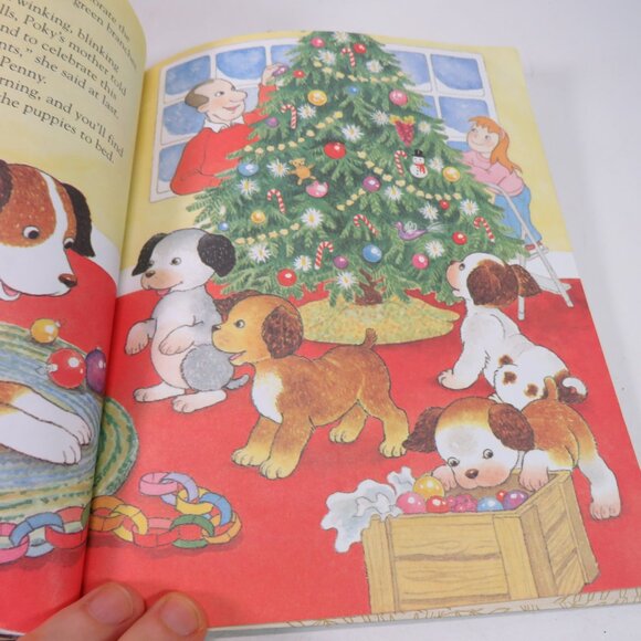 The Poky Little Puppy's First Christmas Golden Book - Picture 5 of 10